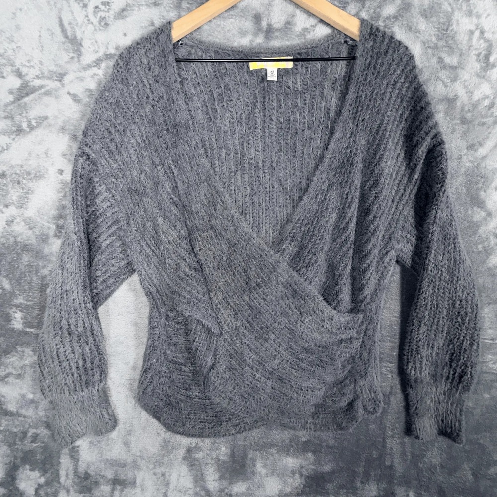 Urban Outfitters Womens Fuzzy Wrap Sweater Size XS Gray V-Neck‎ Pullover